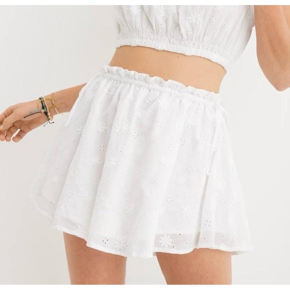 aerie Dresses & Skirts - Aerie White Eyelet Floral Mini Skirt‎ XS Cotton Ruffle Elastic Waist Boho Summer